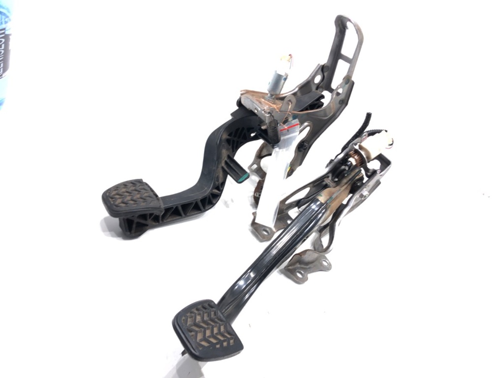 [STARK-675326] Pedales Toyota Yaris (_P13_) 2010-2022