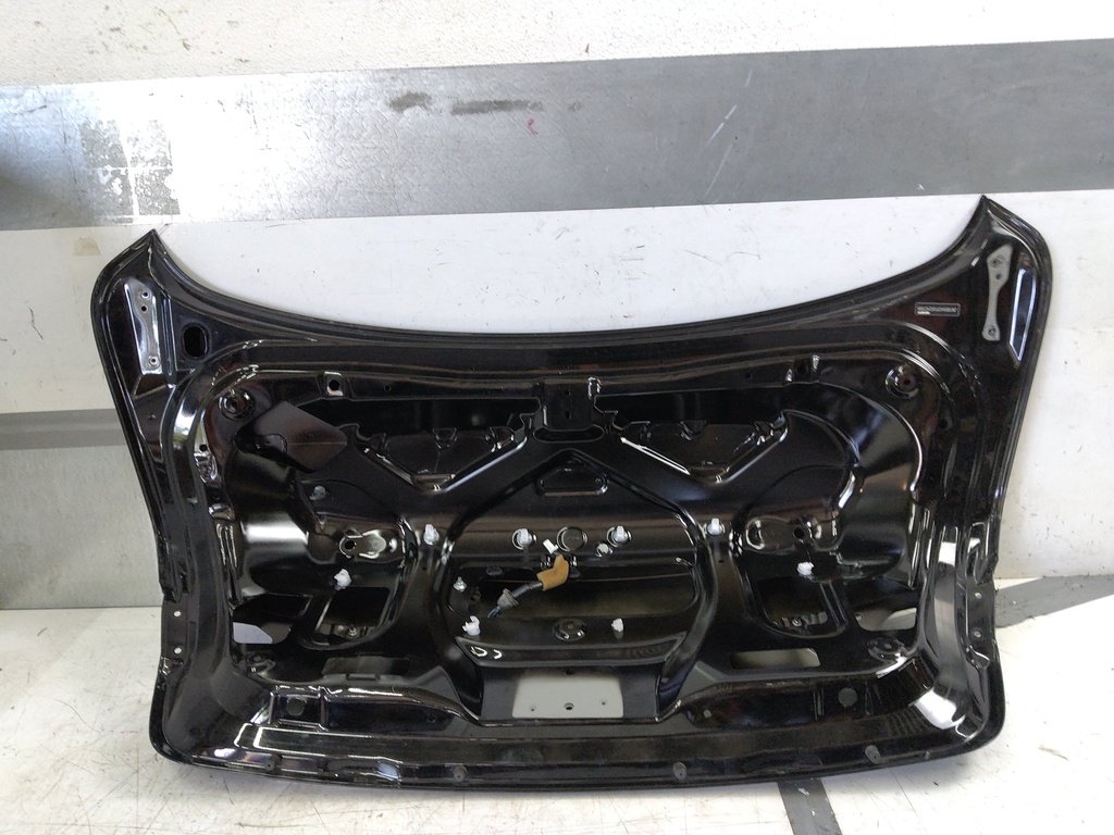 [MTD-530092] Portón trasero para INFINITI Q50
