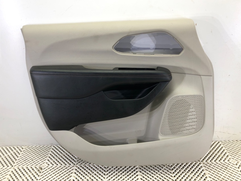 [STARK-696763] Panel de puerta delantero izquierdo CHRYSLER PACIFICA 2016-2022 3.6 214 kW