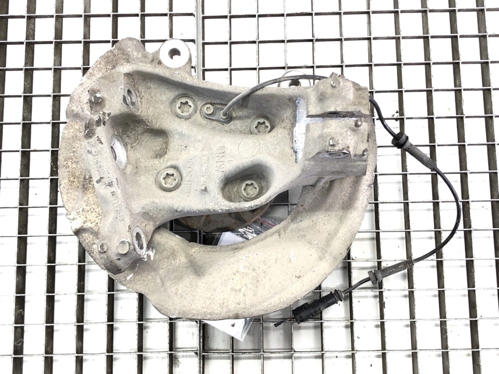 [STARK-714326] Cubo de rueda delantero izquierdo BMW Serie 1 (F20) 118i 125 kW 2011-2015