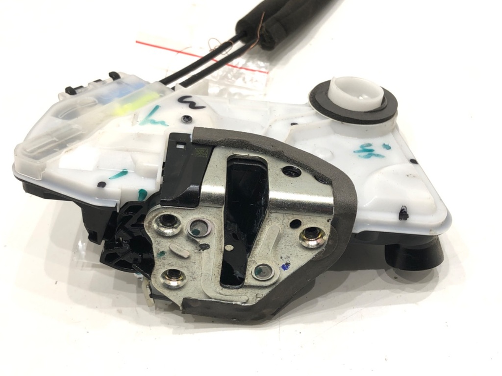 [STARK-691873] Cerradura de puerta delantera derecha Toyota Corolla liftback (_E21_) 2018-2022