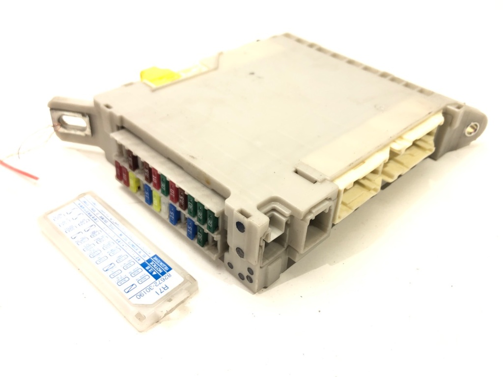 [STARK-522291] Caja de fusibles LEXUS GS (_L1_) 2011-2022 300h (AWL10_) 82730-30L30-B