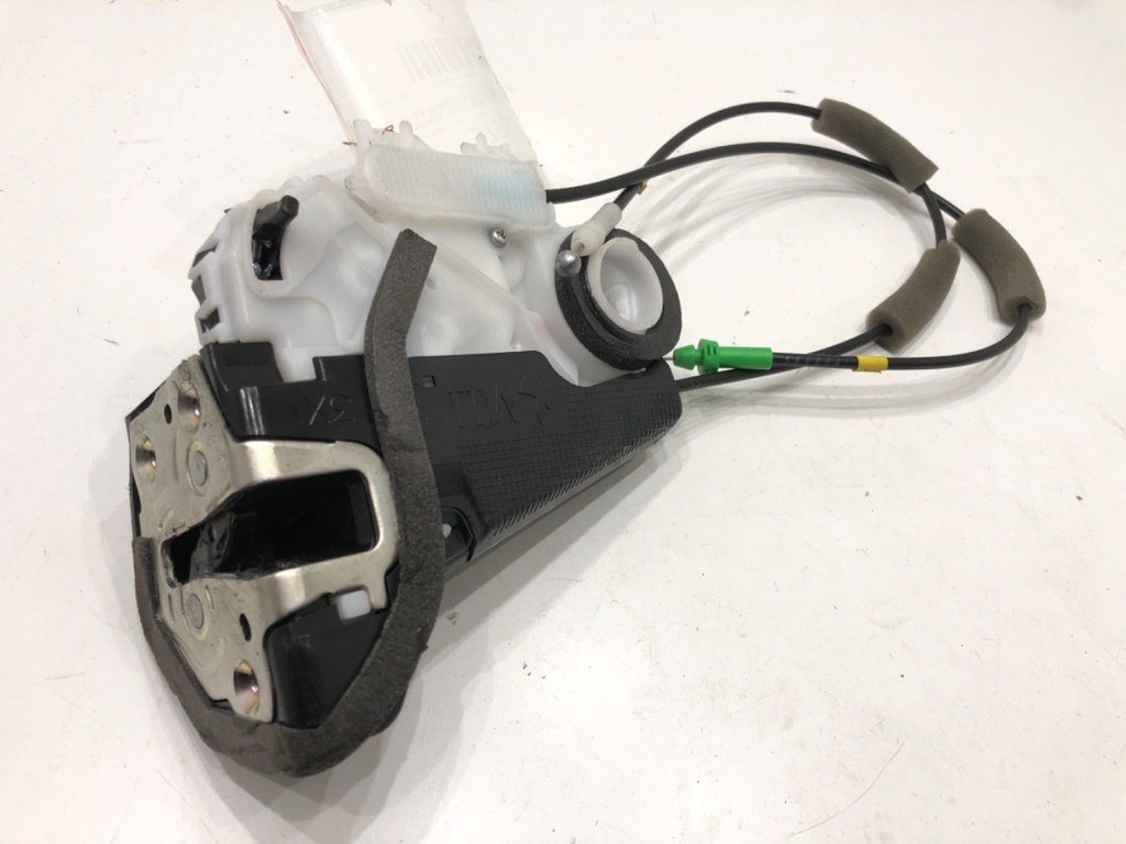 [STARK-579524] Cierre de puerta trasera derecha Toyota Yaris (_P21_, _PA1_, _PH1_) 2020-