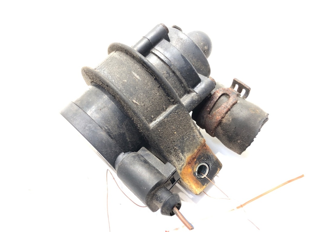 [STARK-593210] Bomba de agua adicional Porsche Cayenne (9PA) 2002-2010