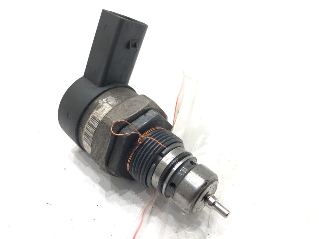 [STARK-591883] Sensor de presión de combustible Audi A6 C7 Avant 3.0 TDI quattro 230 kW