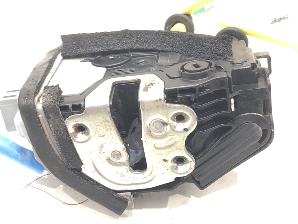 [STARK-608843] Cerradura de puerta trasera izquierda KIA STINGER (CK) 2017-2022
