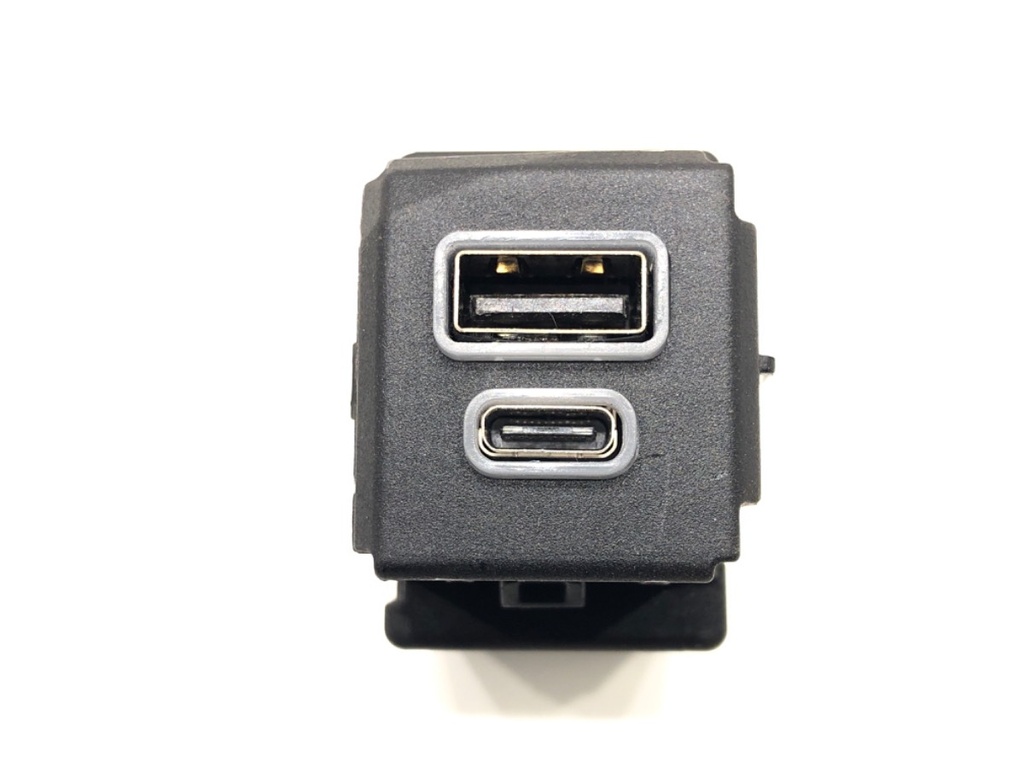 [STARK-636261] Puerto USB para Jeep Compass (MP, M6) 2016-2022, 1.3 2WD 110 kW (150 CV) gasolina 2020-2022