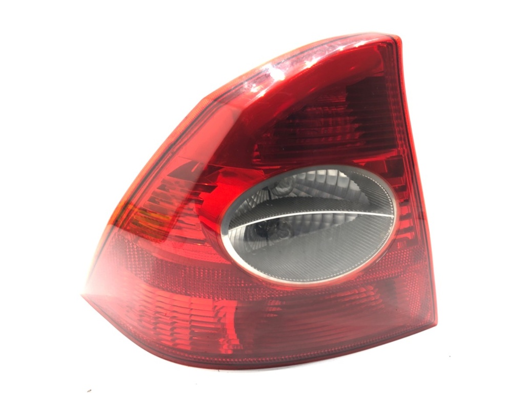 [STARK-699947] Piloto trasero izquierdo Ford Focus II (DA_, HCP, DP) 2004-2013