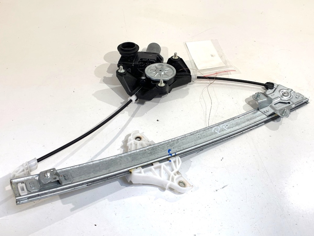 [STARK-874486] Elevador de ventanilla delantero derecho Toyota Yaris (P21, PA1, PH1) 2020-