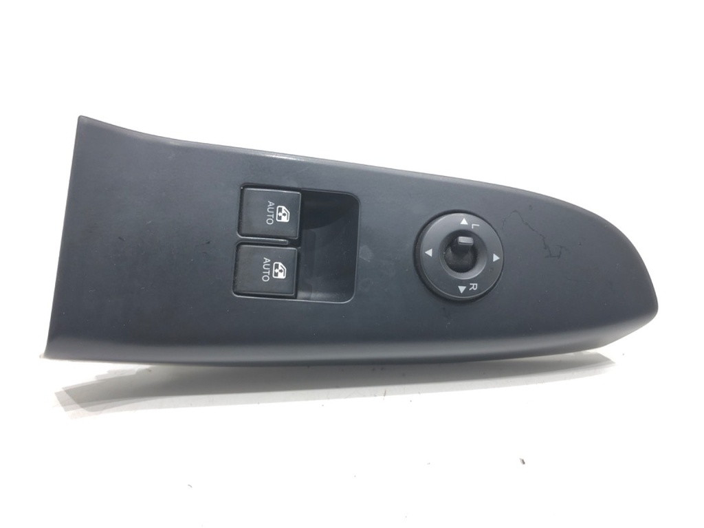 [STARK-643705] Interruptor de elevalunas KIA CEE'D liftback (ED) 1.6 93 kW 2008-2012