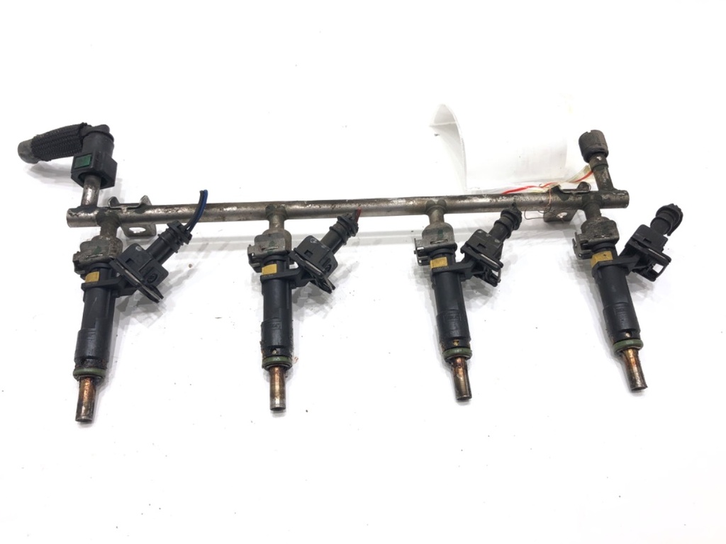 [STARK-738010] Riel de combustible FIAT CROMA (194_) 1.8 16V 103 kW 2005-2022
