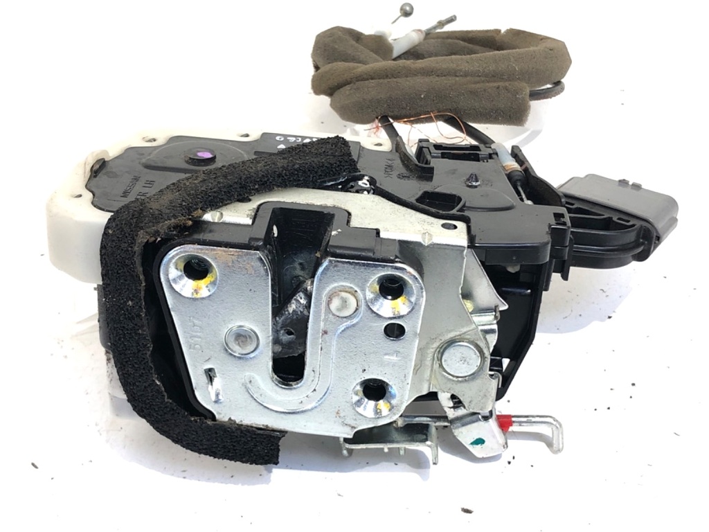 [STARK-756813] Cerradura de puerta delantera izquierda NISSAN MICRA IV (K13K) 1.2 59 kW 2010-2022