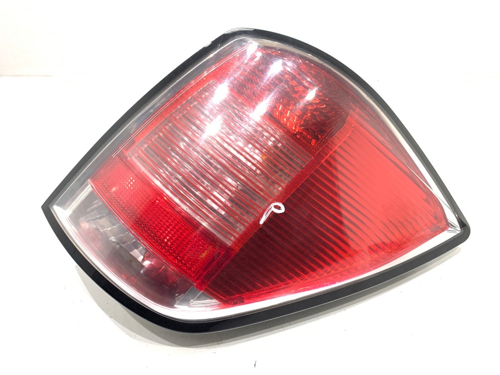 [STARK-776988] Piloto trasero derecho OPEL ASTRA H (A04) 2004-2014