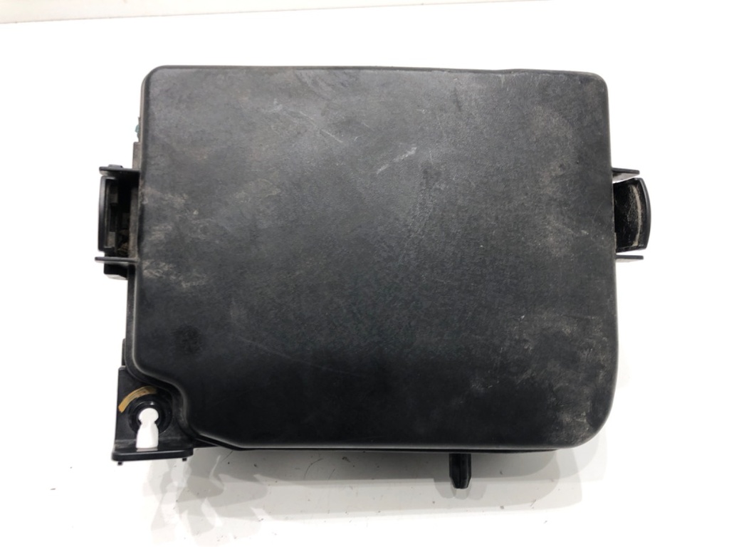 [STARK-667692] Caja de fusibles KIA CEE'D (JD) 1.6 CRDi 128 CV 94 kW 2012-2018