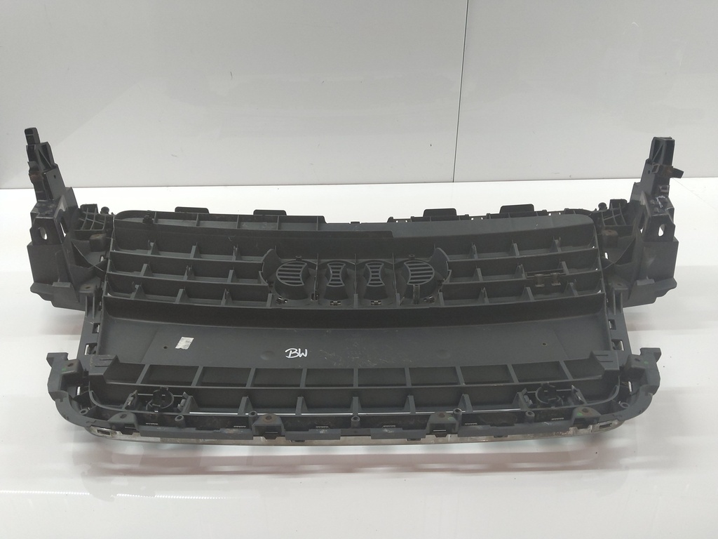[MTD-530009] Rejilla frontal Audi A5 8F7 2.0 TFSI