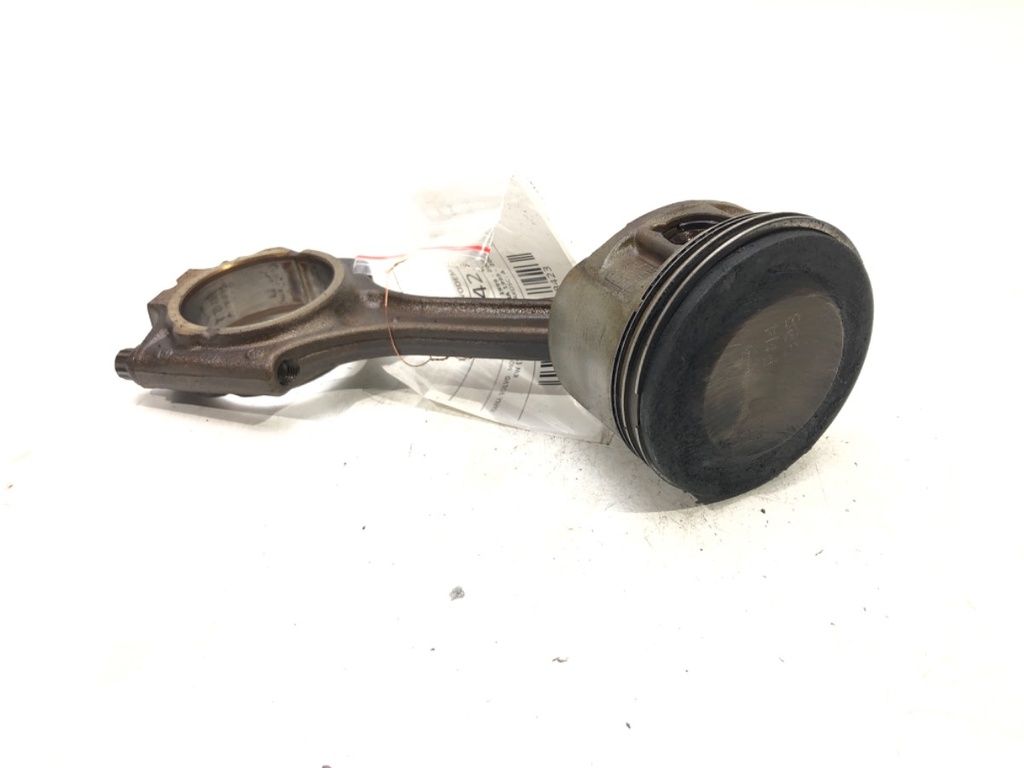 [STARK-476842] Pistón con biela VOLVO V70 II (285) 2.0 T 132 kW B5204T5