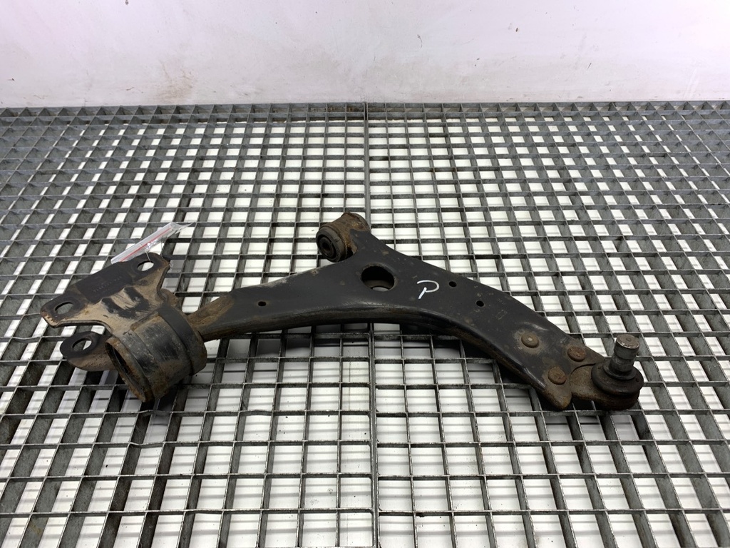 [STARK-789782] Aleta delantera derecha VOLVO V40 liftback (525, 526) 2012-2022