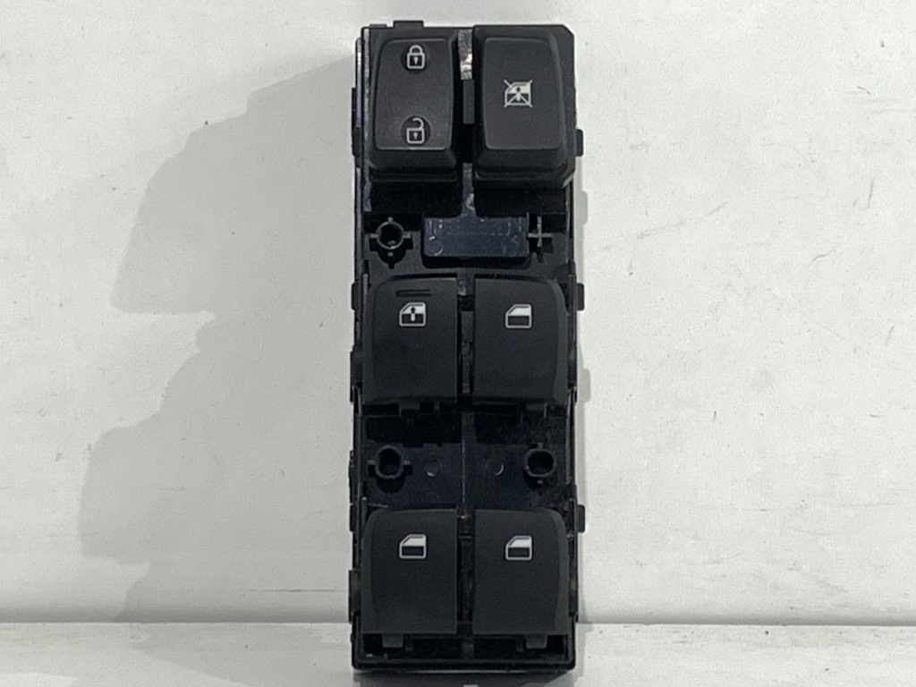 [STARK-812714] Interruptor de elevalunas Hyundai Kona (OS, OSE, OSI) 2017-2022
