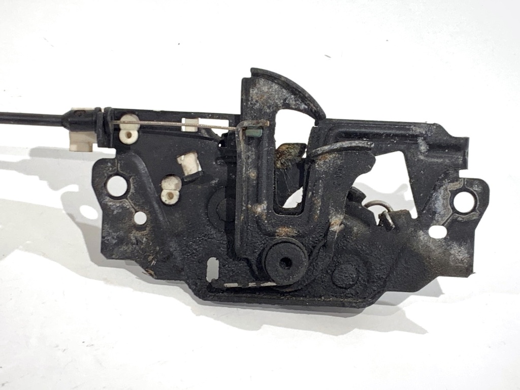 [STARK-866244] Cierre de capó Ford Focus III Turnier 2010-2022