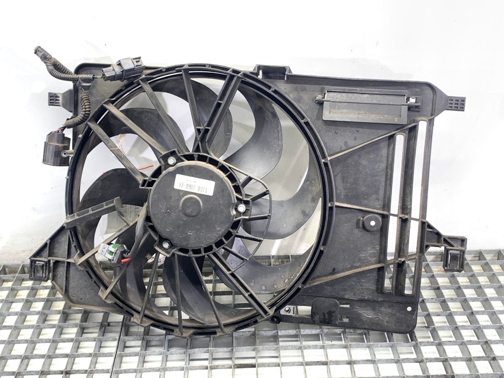 [STARK-868133] Ventilador del radiador Ford Focus III 1.0 EcoBoost 100 CV 2012-2017