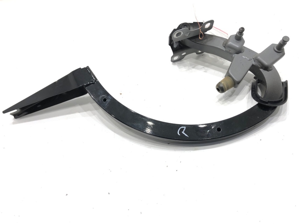 [STARK-875831] Bisagra de portón trasero derecha Audi A4 B9 (8W2, 8WC) 2015-2022