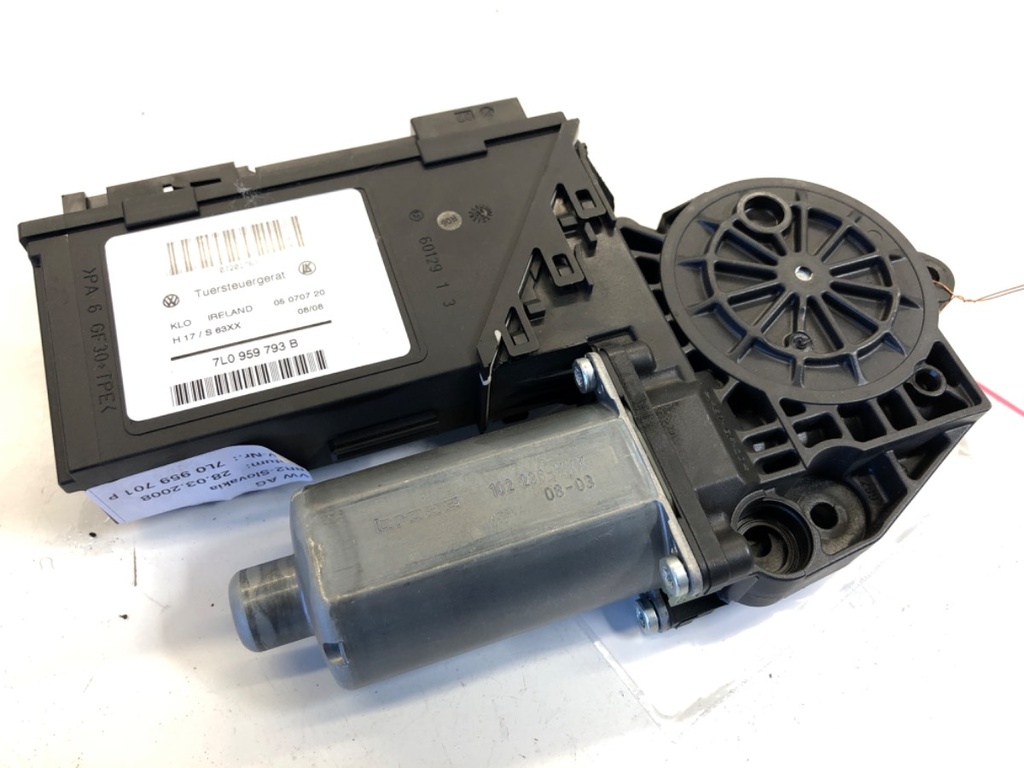 [STARK-878973] Motor de elevalunas delantero izquierdo VW Touareg (7LA, 7L6, 7L7) 2002-2013