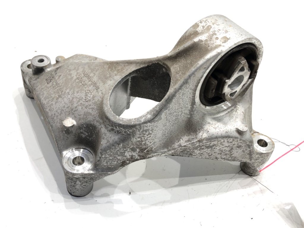 [STARK-879571] Soporte de motor TESLA MODEL Y (5YJY) 2019-2022