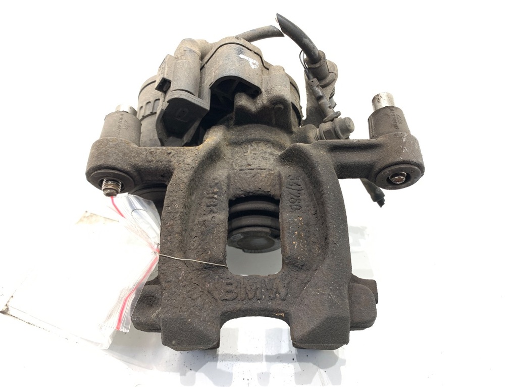 [STARK-881106] Pinza de freno trasera derecha BMW X1 (F48) 2014-2022