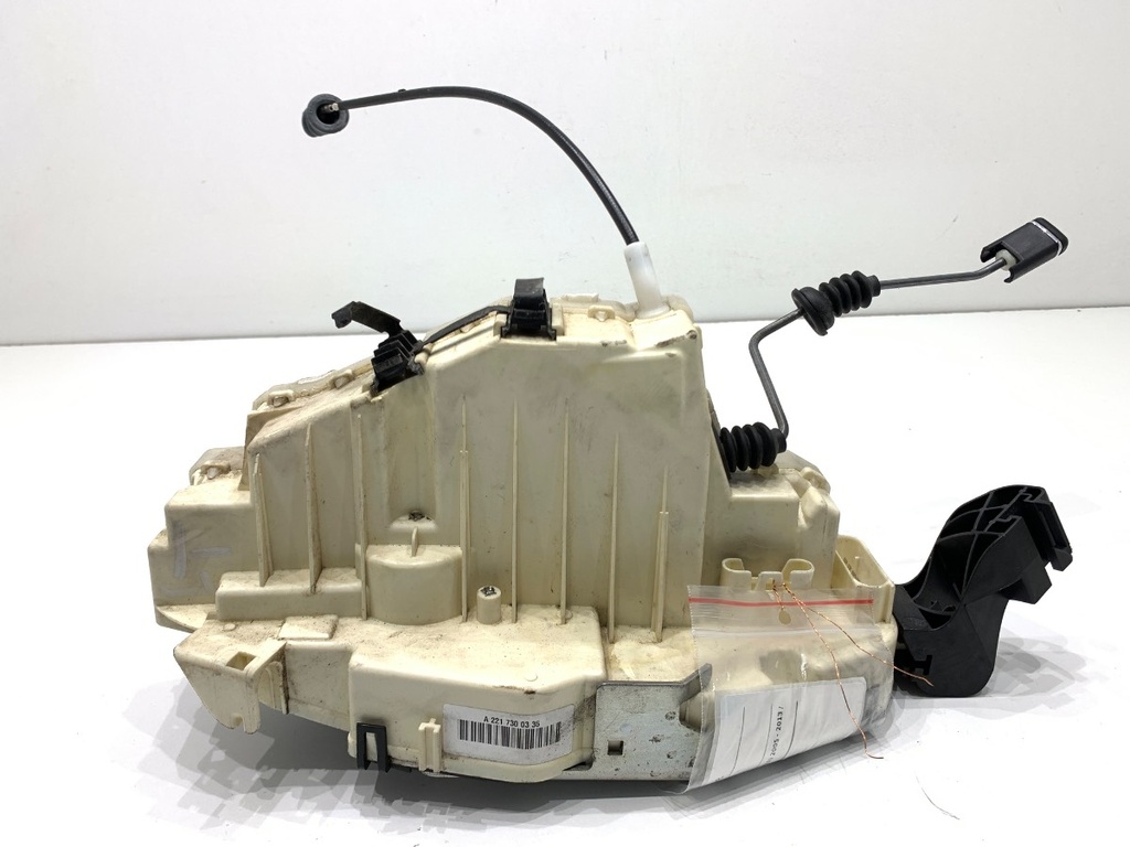 [STARK-882059] Cerradura de puerta trasera izquierda Mercedes-Benz Clase S (W221) 2005-2013