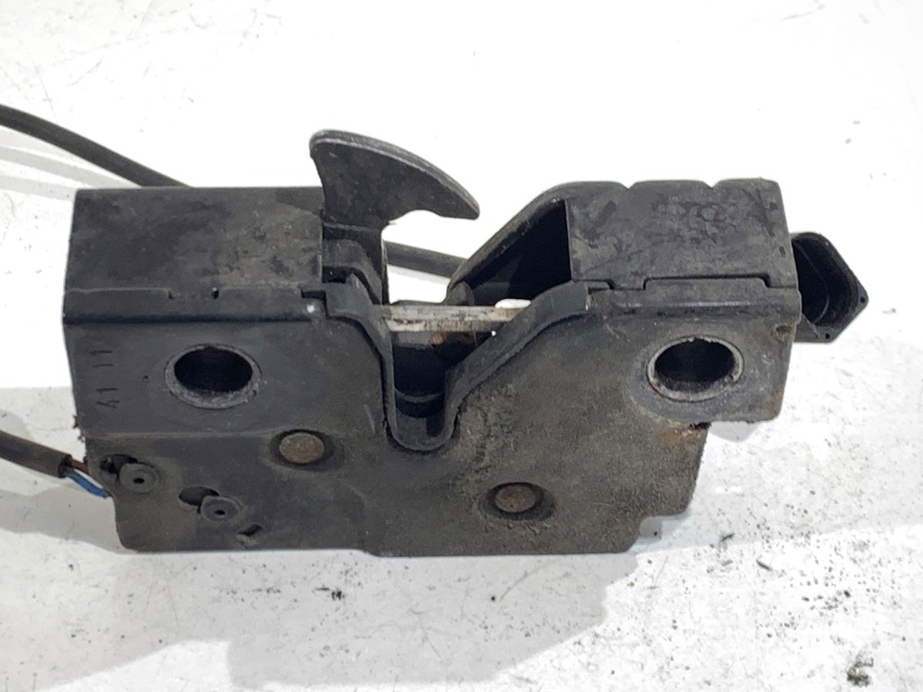[STARK-885030] Cierre de capó VW Jetta IV (162, 163, AV3, AV2) 2008-2022