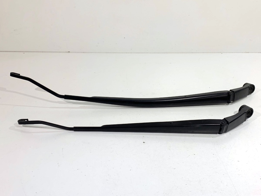 [STARK-886661] Brazo limpiaparabrisas delantero completo Toyota Yaris Cross (MXP_) 2020-2022