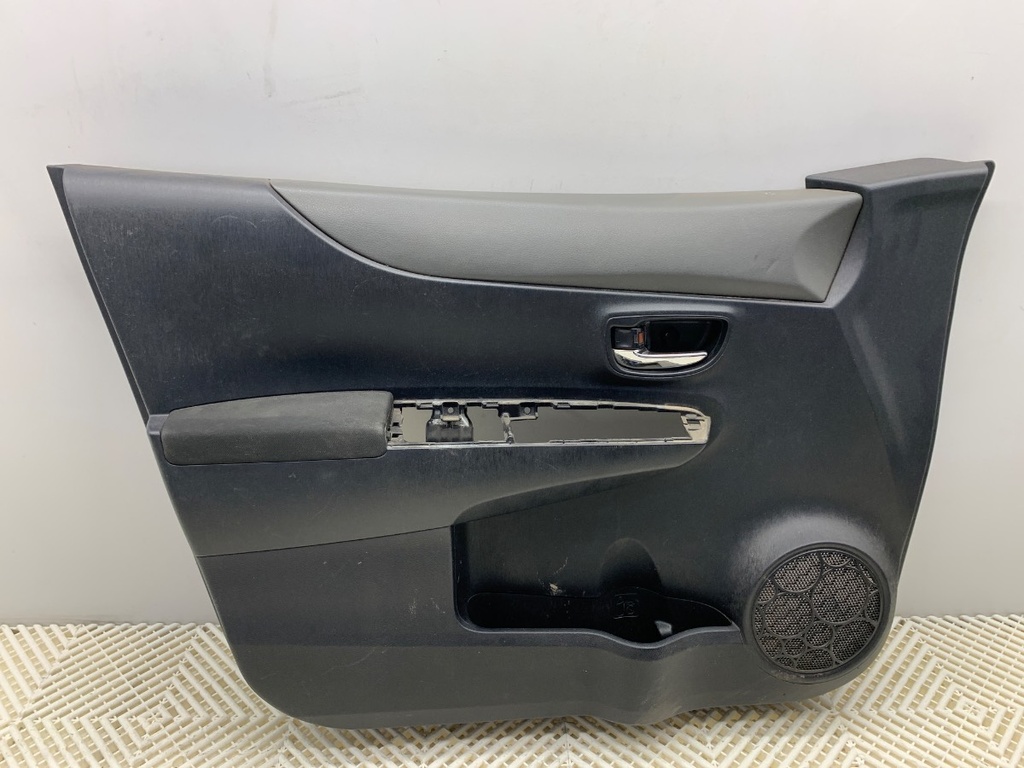[STARK-889532] Panel de puerta delantero izquierdo TOYOTA YARIS (_P13_) 2010-2022