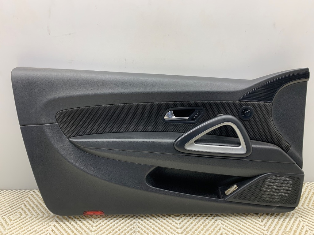 [STARK-891659] Panel de puerta delantero izquierdo VW Scirocco III (137, 138) 2008-2017