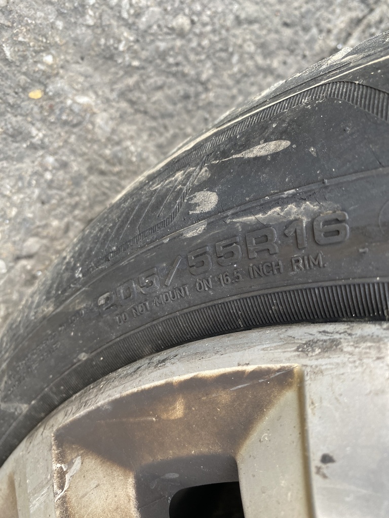 [EPE-101015] Llanta de aleación con neumático 205/55 R16 VAUXHALL ASTRA Mk VIII