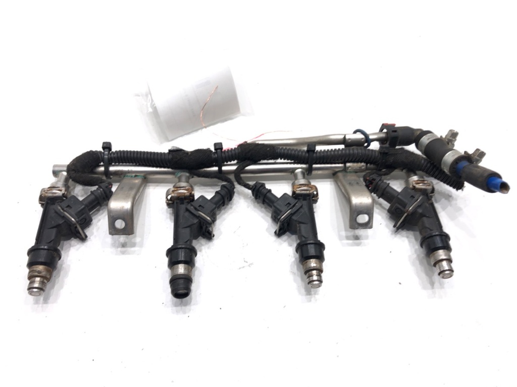 [STARK-901047] Rampa de inyectores OPEL ZAFIRA / ZAFIRA FAMILY B (A05) 1.6 (M75) 77 kW 2005-2012