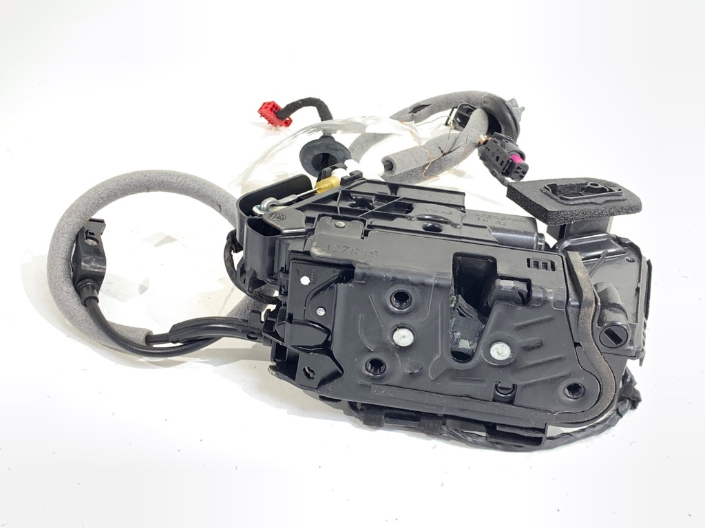 [STARK-901627] Cerradura de puerta delantera derecha VW Arteon (3H7, 3H8) 2017-2022