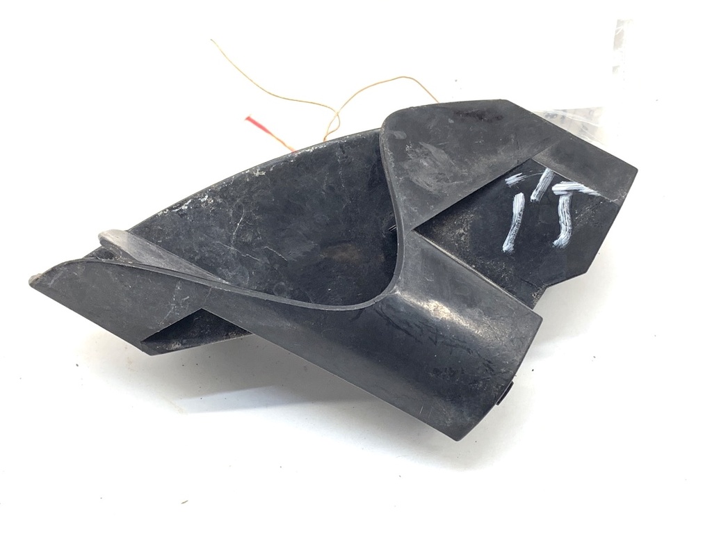 [STARK-907268] Deslizador de parachoques trasero derecho TOYOTA YARIS CROSS (MXP_) 2020-2022