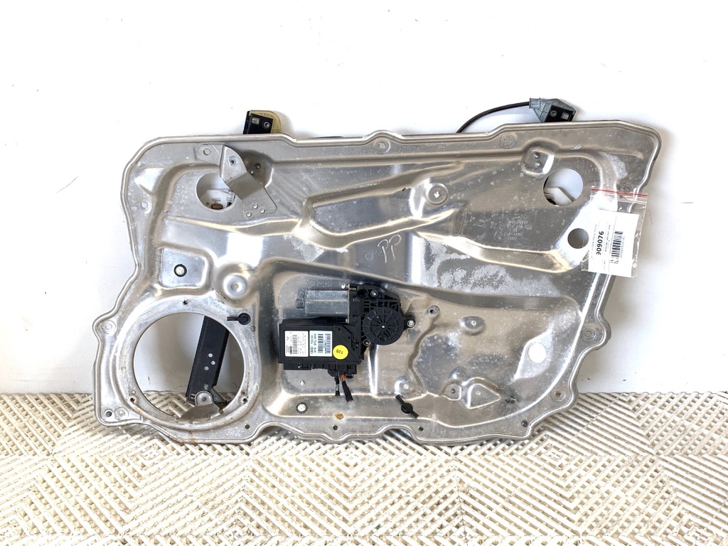[STARK-909076] Elevador de ventana delantero derecho Audi A8 D3 (4E2, 4E8) 2002-2010
