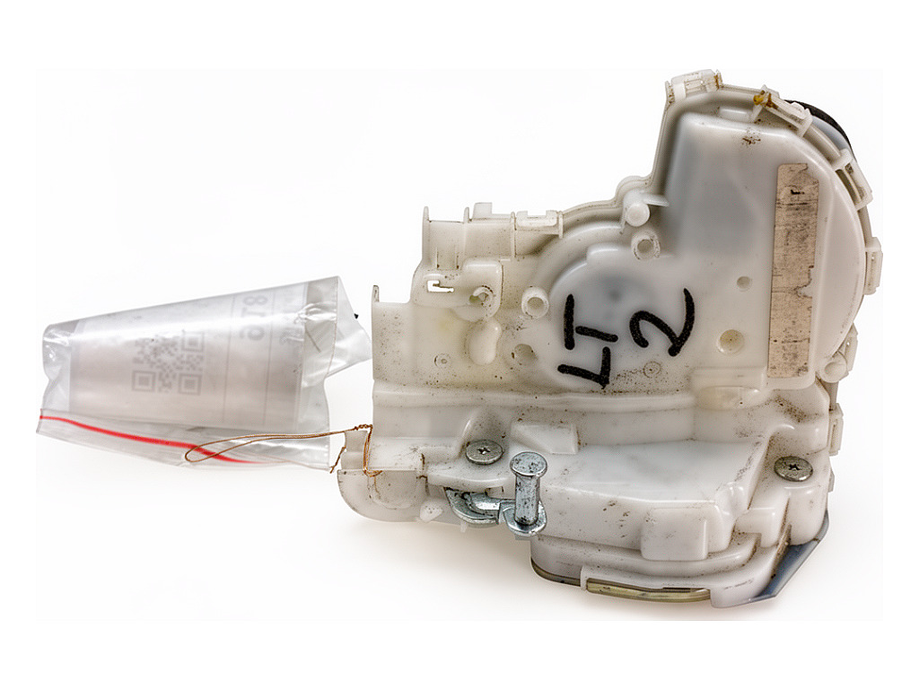 [STARK-918392] Cerradura de puerta trasera izquierda SUZUKI VITARA (LY) 2015-2022