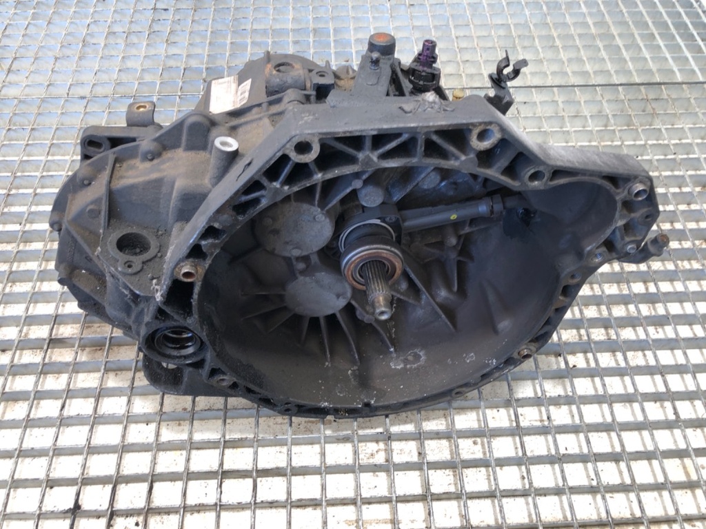 [STARK-910689] Caja de cambios RENAULT TRAFIC II Autobus (JL) 2.5 dCi 135 (JL0D) 99 kW 2003-2022