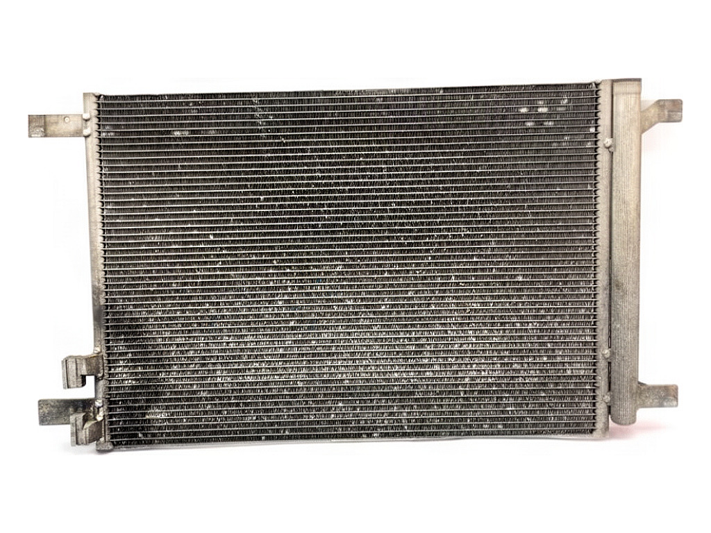 [STARK-935588] Radiador de aire acondicionado VW Golf VII Variant (BA5, BV5) 1.6 TDI 81 kW 2013-2022