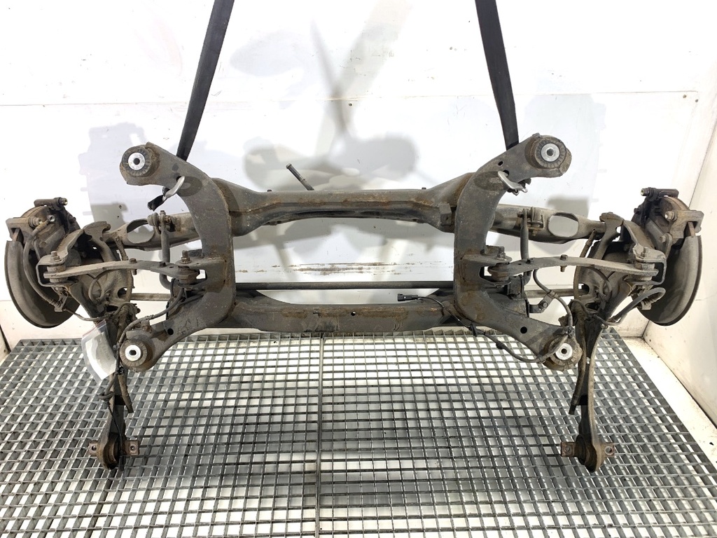 [STARK-880492] Viga trasera Mitsubishi Eclipse Cross (GK_) 1.5 T-Mivec 2017-2022