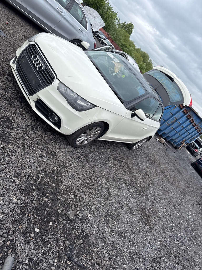 [EPE-103381] Panel frontal Audi A1 8X1 8XK 2012 blanco