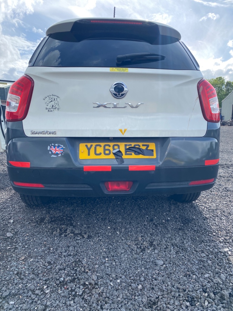 [EPE-103855] Paragolpes trasero SsangYong Tivoli 1.6 2018