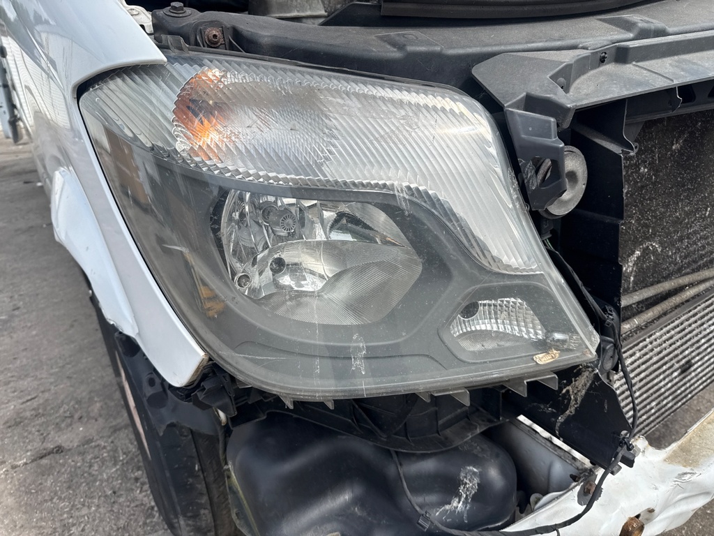 [EPE-109374] Faro derecho Mercedes-Benz Sprinter 2017