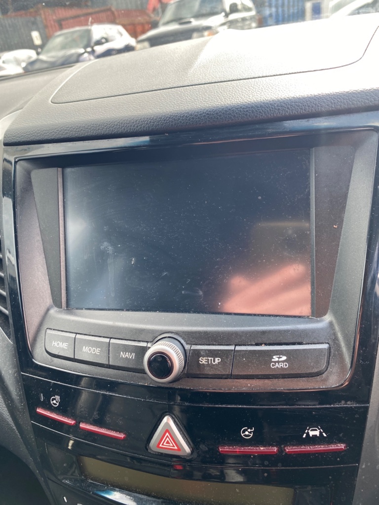 [EPE-103842] Unidad lectora CD de navegación SsangYong Tivoli 1.6