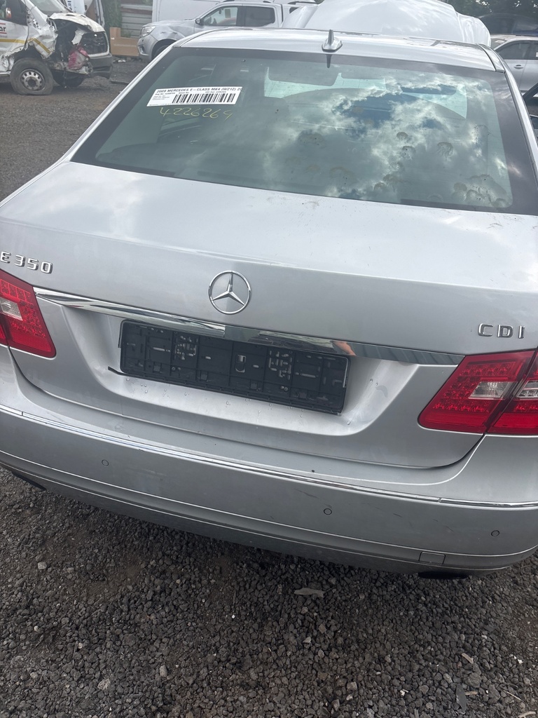 [EPE-115263] Portón trasero Mercedes-Benz E-Class 2009