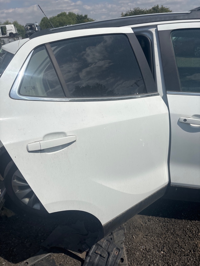[EPE-118028] Puerta trasera derecha Opel Mokka
