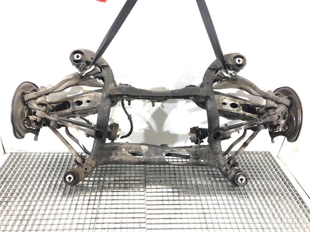 [STARK-835610] Viga trasera AUDI A6 C8 Avant (4A5) 2018-2022