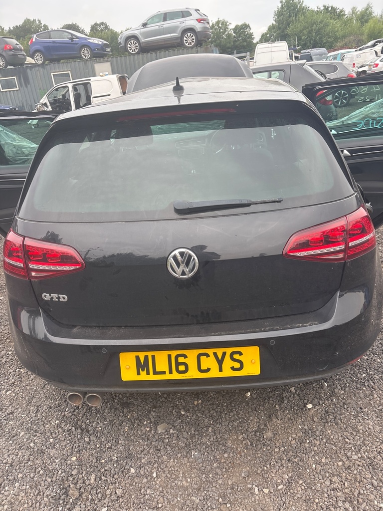 [EPE-112130] Portón trasero VW Golf 2016